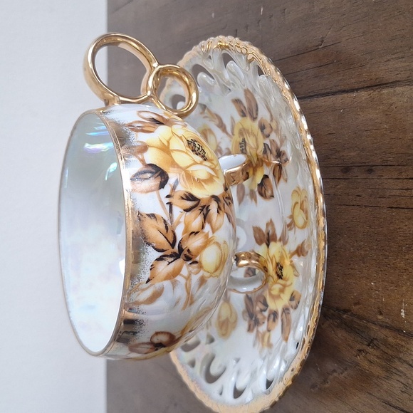 Vintage Porcelain Royal Sealy China Japan Teacup And Saucer Yellow Roses - Picture 2 of 10